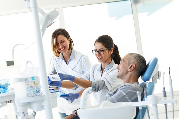 Who Needs Dental Bonding In Cosmetic Dentistry?